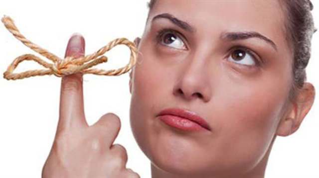 Beslenme yetersizlikleri olan, diyetinde dengeli yağ alımına dikkat etmeyen, kafein ve asitli içecekleri çok tüketen kişilerde