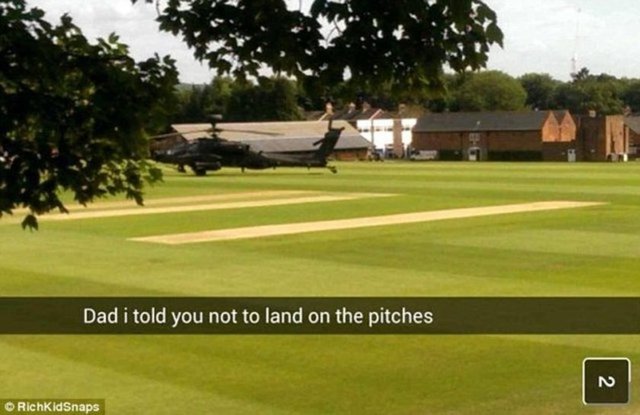 "Baba sana kaç defa söyledim sahaya inme diye!"