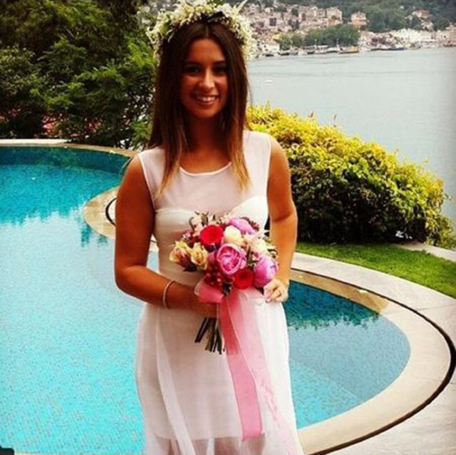 BUSE TERİM BAHÇEKAPILI
