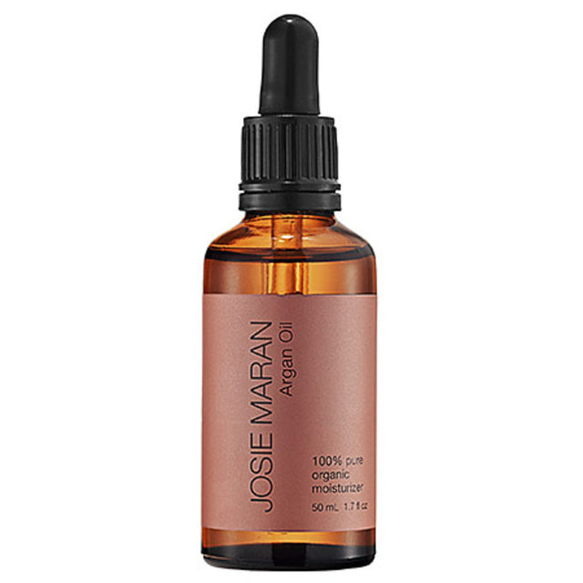 Josie Maran % 100 Pure Argan Oil. Bu ürün; cildiniz, saçlarınız, elleriniz için kullanabileceğiniz gerçekten %100 doğal, besleyici ve oldukça etkili, kış bakımı için ideal ve mucizevi bir ürün. 111 TL.