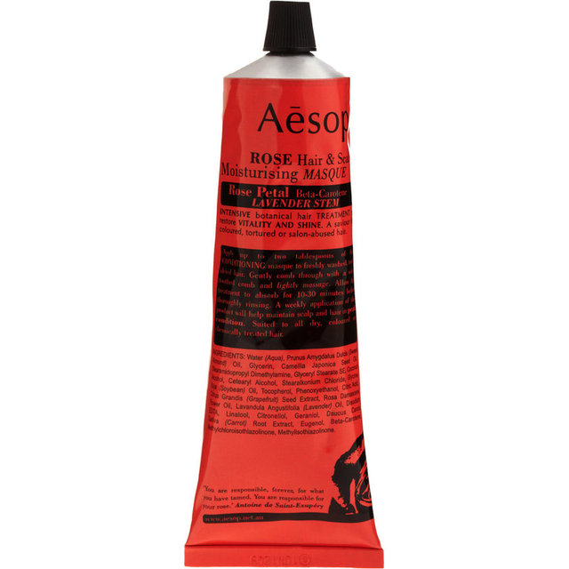 Aesop Rose Hair & Scalp Moisturizing Masque. Aesop cilt ve saç bakımındaki iddiasını, bu harika saç maskesi ile bir kez daha kanıtlamış. Kışın soğuğundan kırılan saçlarınız için geliştirilmiş, en iyi ürünlerden biri. 145 TL.