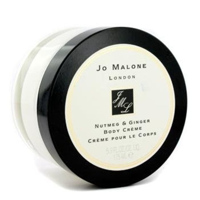 Jo Malone Nutmeg & Ginger Body Creme. Kurumuş ciltler için harika sonuçlar yaratan bir ürün. Sandal ağacı ve sedir ağacının, muskat ve zencefil ile jojoba, kakao tohumu ve tatlı badem yağları cildi besliyor ve koruyor. 174 TL.