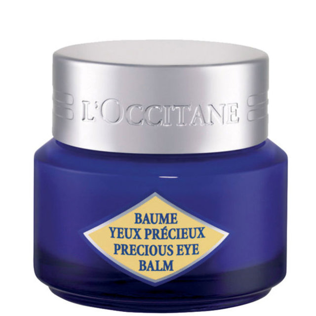 L'Occitane Precious Eye Balm. Ölmezotu adı verilen nadide bitki, sarmaşık ve çobanpüskülü özleri ile göz çevresinde oluşan kuruluğu ve kırışıklıklarda etkili olan bir göz balsamı. Kış ayları için en ideal ürünlerden biri. 149 TL.