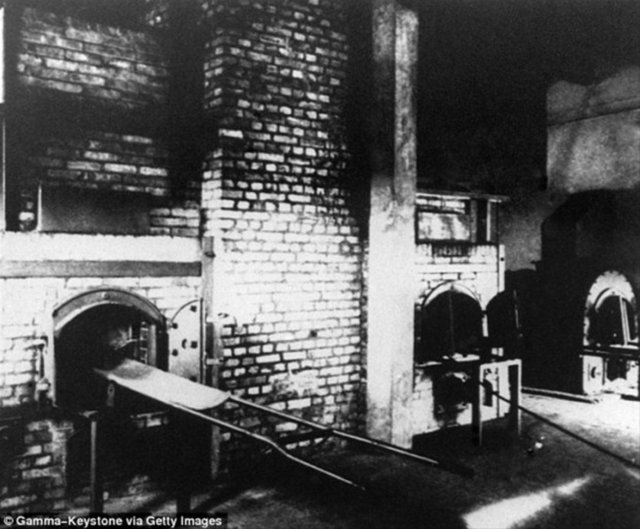 Sonntag kadın hastalara bel soğukluğu ile frengi bulaştırmaya başladı. Hastalığı omuriliğe yapılan iğnelerle bulaştırdılar.