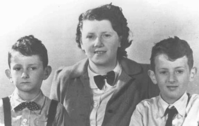 Eduard, Elisabeth ve Alexander Hornemann. Neuengamme toplama kampında tüberküloz deneylerinde kullanılan çocuklar, kampa girilmesinden kısa süre önce öldürüldü. Elisabeth Aushcwitz'de tifüs nedeniyle hayatını kaybetti.