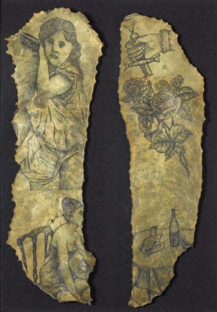 Dövmeli vücutlara düşkünlüğü ile tanınırdı ve öldürttüğü yahudilerin derilerindeki dövmeleri kesip, bazen de derileri kendisi süsleyip; çanta, eldiven ve hatta işlemeli iç çamaşırı yapardı.