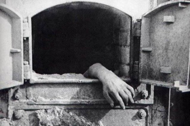 Yakılan yahudilerden biri.