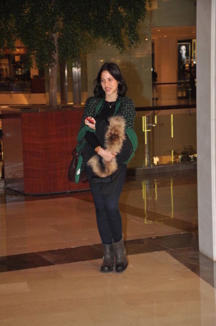 Hülya Avşar ve Kaya Çilingiroğlu'nun kızları Zehra, 1841 Tünel'in partisine katıldı.