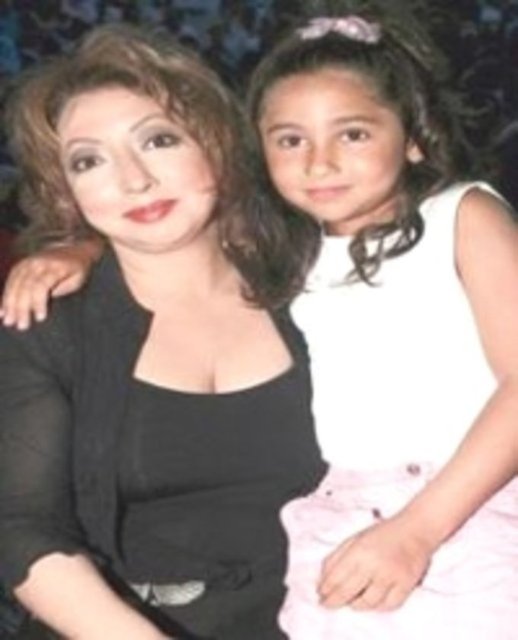 Yasemin Yalçın'ın kızları büyüdü...