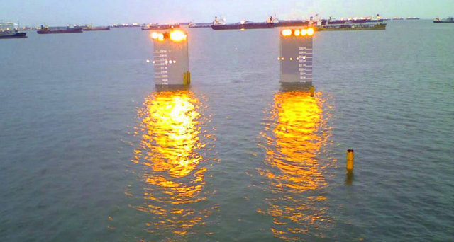 Bu gemilerin diğer adı "flo/flo" (for float-on/float-off) olarak biliniyor.