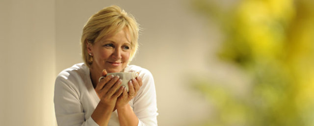 Reflü Şikayetiniz için bitkisel karışım: Rezene, anason, meyan kökü ve passiflora bitkisini - kaynatılmış su içerisinde 10 dakika bekletilip içtiğinizde midenizin rahatladığını göreceksiniz.