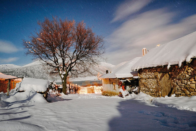 ERDEM ŞAHİN/HABERTÜRK -  - Isparta'nın Şarkikaraağaç İlçesi'ne bağlı Gedikli Köyü'nün çok özel bir mahallesi var: 'Mada Adası.'