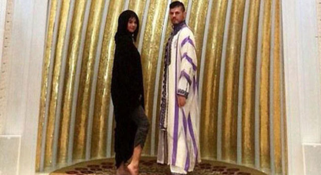 -  - Justin Bieber ile olan birlikteliğine son veren Gomez'in yıldız futbolcu ile birlikte olduğu ve uzun süredir ilişki yaşadıkları iddia edildi.