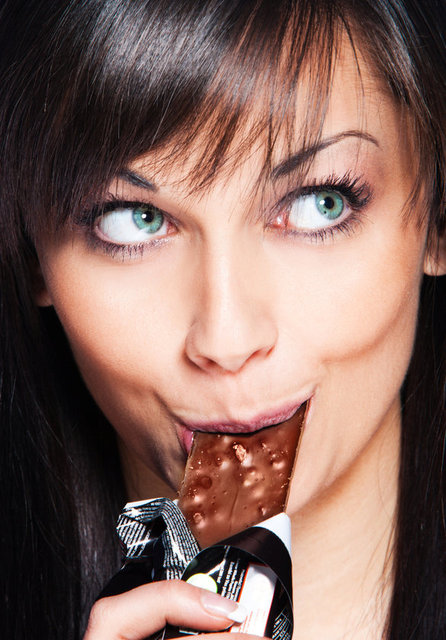 Kadınlar, erkeklere nispeten çikolatanın bu özelliklerine karşı daha duyarlıdır.