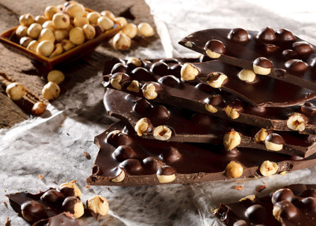 Çikolata ve kakao çok fazla miktarda polifenol içerdiği saptanmıştır.