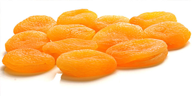 Kuru kayısı, kuru üzüm, kuru dut gibi kuru meyveler