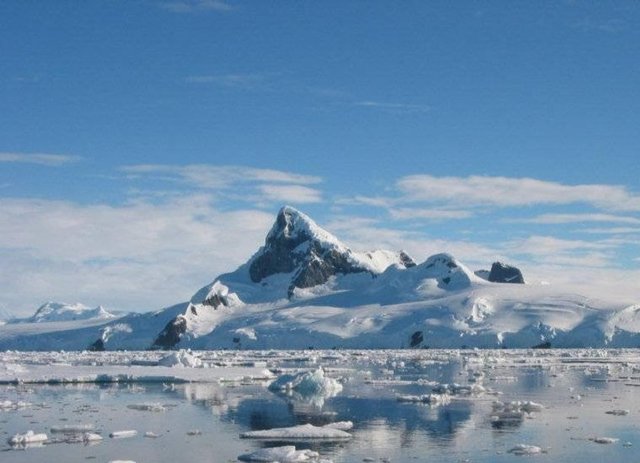 Karasal Alan km² Fransız Güney ve Antarktika Toprakları (Fransa) 7.668