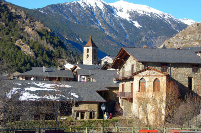 Karasal Alan km²Andorra468 -  