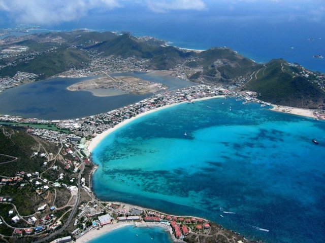 Karasal Alan km² Sint Maarten (Hollanda) 34