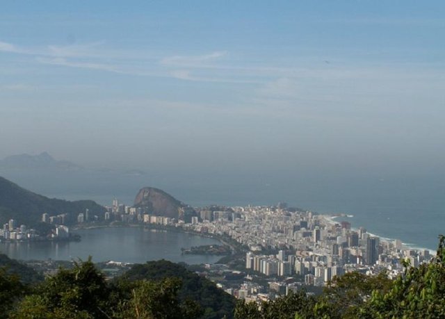 Karasal Alan km² Yeşil Burun Adaları<br< 4.033