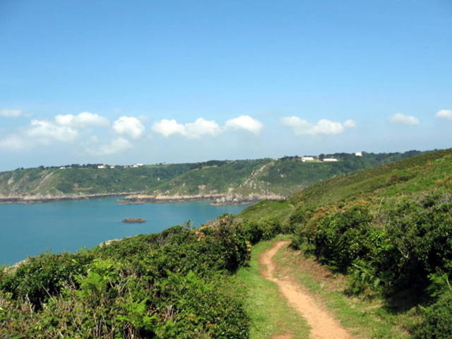 Karasal Alan km² Guernsey (Birleşik Krallık) 78