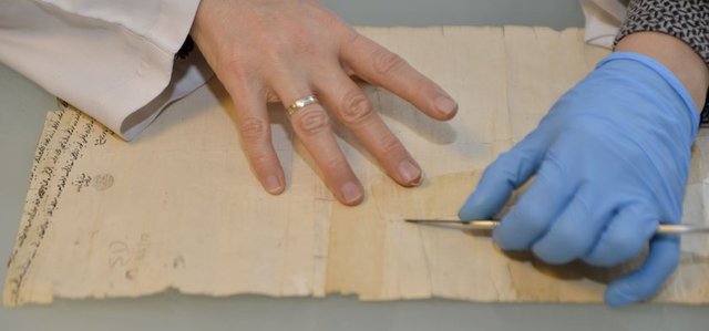 Arşiv fonksiyonu taşımayan yerler olduğu için maalesef evraklar yağmur görmüş, sıkıntılar yaşamış. Devlet arşivlerinin yeniden toparlanma döneminde belgeler korunmaya başlanmış.