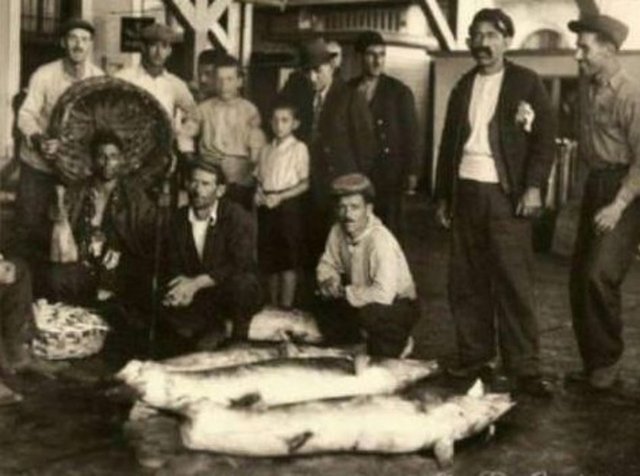 Osmanlı yaşamının resmedildiği kartpostallarda Trabzon, Adana, Mardin'e ait dönem fotoğrafları yer alıyor...