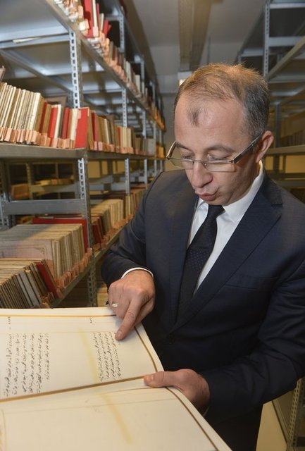 Ünal, Osmanlı Arşivi Binası'nın inşasından önce DSİ'den ve İSKİ'den görüşler, raporlar alındığını da bildirdi.