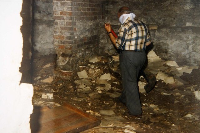 korunuyor. En ufak bir sıkıntı da merkezi otomasyon sistemimizde görülüyor ve olaya anında müdahale ediliyor. Osmanlı evrakı tarihinin hiçbir döneminde olmadığı kadar üst düzey koruma sistemine bu mekanlarda kavuşmuş durumdadır."