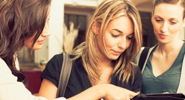 34-Sosyal medyaya mı daha çok vakit ayırırsınız eşiniz dostunuzla buluşmaya mı?