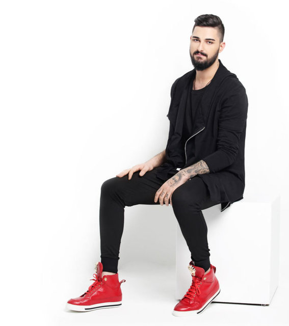 İDO'DA MODAYA UYDU  - 'Kaç Kere' isimli albümünü önümüzdeki günlerde çıkarmaya hazırlanan İdo Tatlıses, albüm kapağı için Ece Oğultürk'ün objektifine poz verdi.