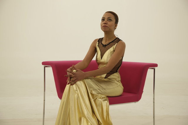 İrem Özcan (Sonja)