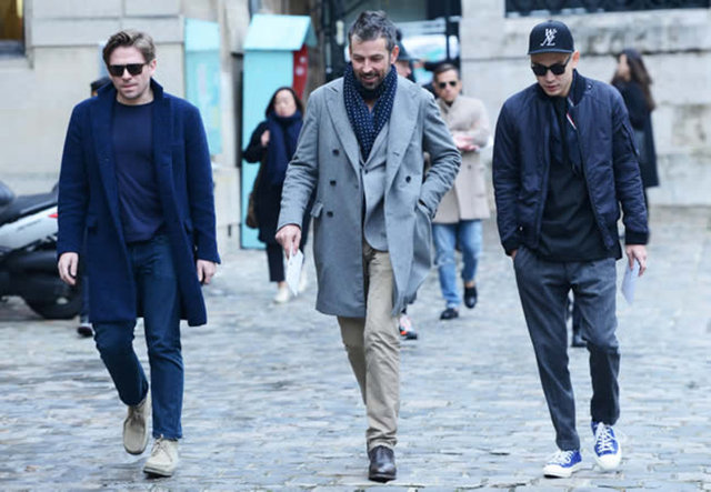 Scarf. Bir erkeğin dolabında, bir tane dahi bile olsa, bulunması gereken bir aksesuar. Scarf diğer adıyla fular ve elbette atkılar, oldukça kullanışlı ve kullanıcısına hava katan parçalar.