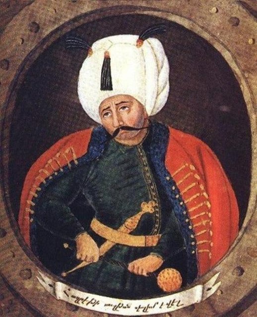 I. SELİM  - (Yavuz Sultan Selim)  - Çok kitap okumasıyla bilinen Yavuz Sultan Selim; kuyumculukla ilgileniyordu. Kitap satırlarını takip etmek için kendine altın hilaller de yapardı.  -  