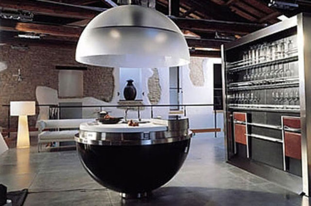 Bir bütün halde bulunan adeta seyyar bir mutfak