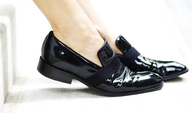 Maskülen flat. Erkek giyiminden esinlenerek tasarlanmış ve bir o kadar da rahat bu ayakkabılar, geçen sezon olduğu gibi, yeni sezonun da favorilerden olacak. Oxford'lar, brogue'lar ve loafer'lar.