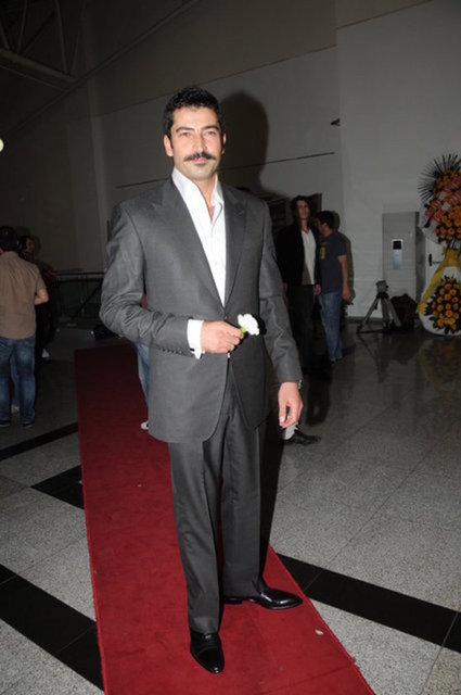 Kenan İmirzalıoğlu - 1.90 cm