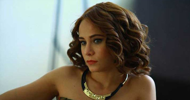 Burçin Terzioğlu - 160 cm