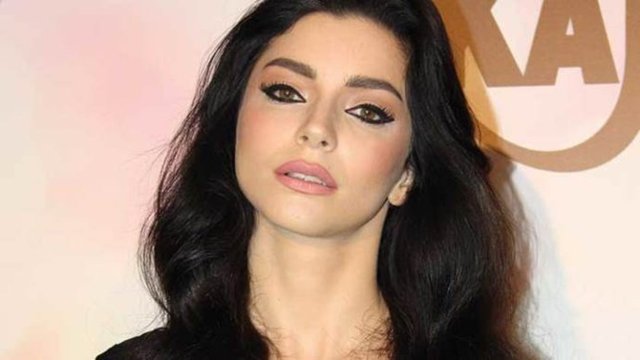 Merve Boluğur - 166 cm