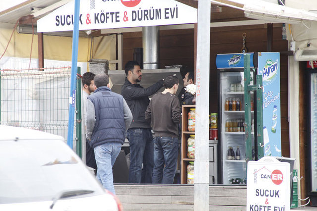 Son olarak bir televizyon kanalında sunuculuk yapan Caner'in televizyonculukta işler istediği gibi gitmeyince kendisine yeni bir yol çizdiği ortaya çıktı.