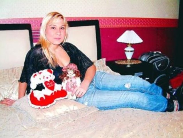 Yarışmanın en çok konuşulan olaylarından biri Billur adlı adayın diskalifiye edilmesi oldu. Billur'un atılma nedeni Gökhan'ın Öznur adlı bir başka yarışmacıya ilgi duyması oldu. Billur, Öznur'a bardak fırlattı ve fenalaştı. Sonra da yarışmadan atıldı.