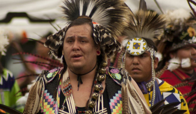 Seneca - Dili konuşan 100 kişi - Seneca halkı Seneca dilini konuşuyor ama bu dil de yok olma tehlikesiyle karşı karşıya. Seneca kabilesi  Amerika'dan Kanada'ya yayılan İrokua (bir Kızılderili federasyonu) Konfederasyonu'ndaki 6 milletten biri.