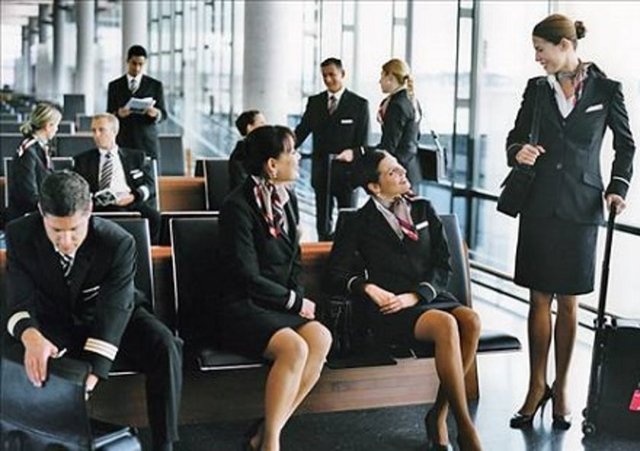 İlanda, iletişim becerisi yüksek, ekip çalışmasına yatkın, dinamik ve güler yüzlü bay ve bayan çalışma arkadaşlarının arandığı ifade edildi.