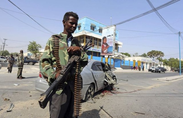 İlk olarak stratejik kentlerden biri olan Baidoa'da kontrolü sağlayan örgüt, geçiş hükümetinin gücünü iyice kaybetmesinin ardından diğer isyancı gruplarla birlikte başkent Mogadişu'ya saldırdı.