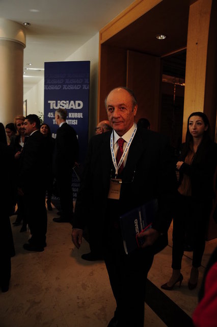 TUNCAY ÖZİLHAN 