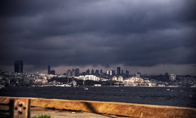 KARA NOKTALARA UYARI LEVHALARI   - Pilot uygulama olarak haliç köprüsünü seçtiklerini ifade eden Işık, "Haliç köprüsünü pilot olarak belirledik.