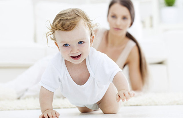 1. Bebeğin çok hızlı emeklemesi  bebeğin yürümeye hevesini azaltır. Yürüme yerine emekleme ile her yere rahatlıkla ulaşabilecektir.