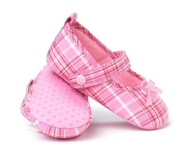 Ayakkabı seçerken ayakkabının esnek olması tercih edilir, tabanı çok yumuşak veya çok sert ayakkabılar önerilmez.