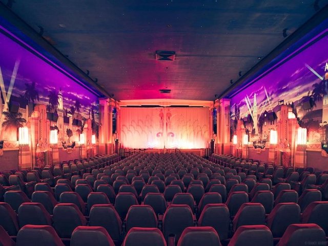 The Crest Theater, Los Angeles -