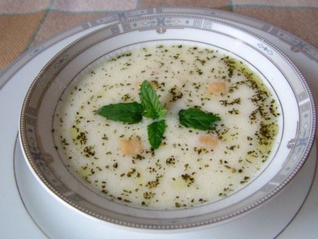 Enfes bir lezzet: ayran aşı çorbası